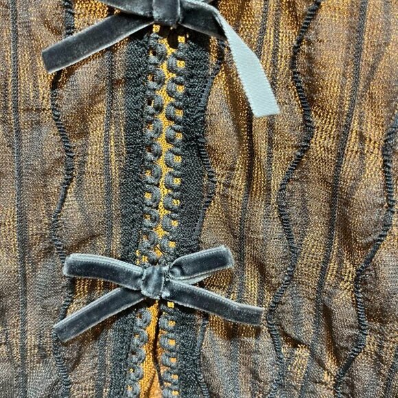 Forever 21 Women’s Chevron Jacquard Cutout Crop Top Gray Large - Picture 4 of 13